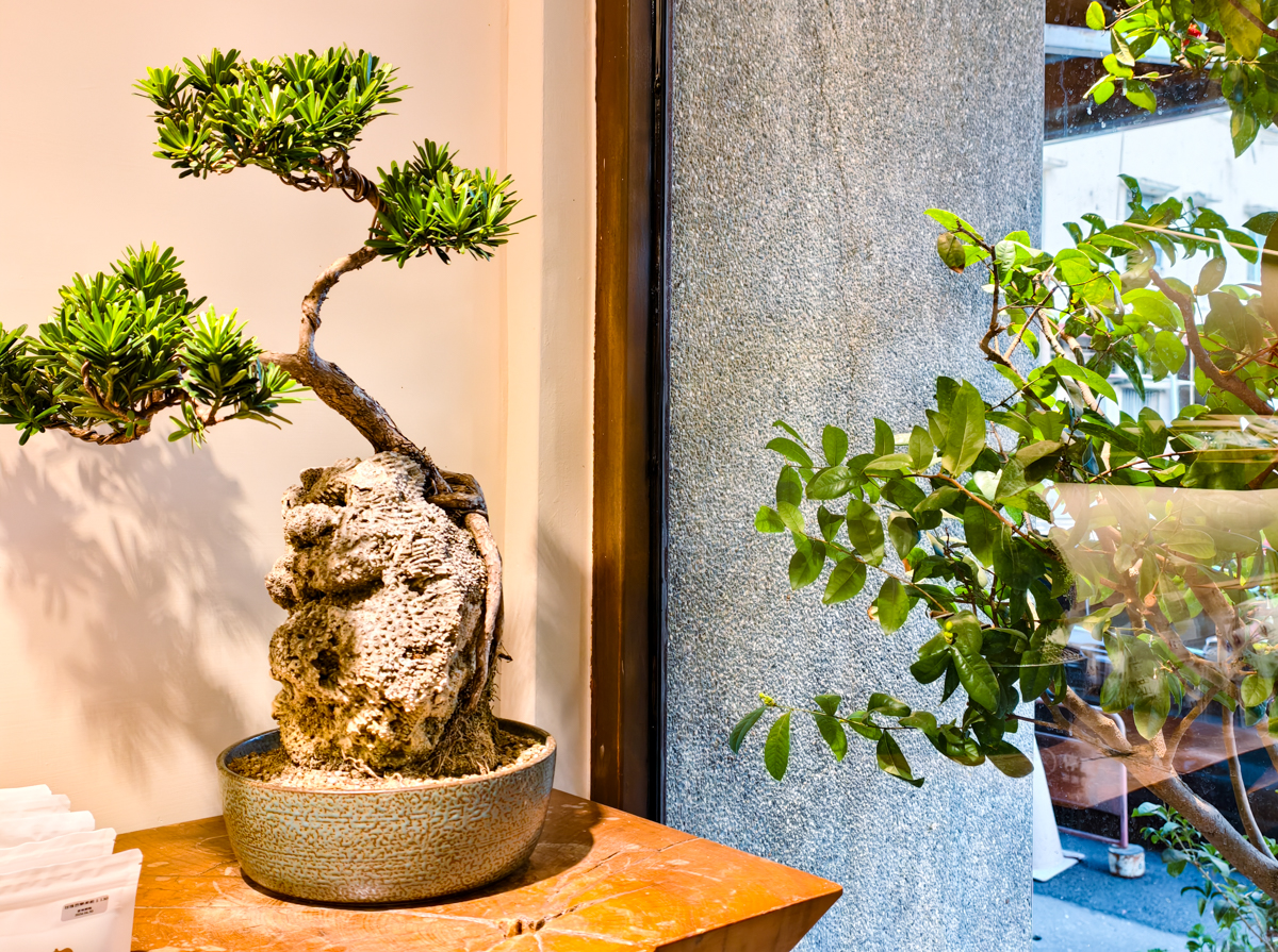 [高雄]方寸之間-新堀江世外桃源禪意空間!懷石風精緻日式定食~薑汁鴨、烤鯖魚定食必點! @美食好芃友（芃芃）