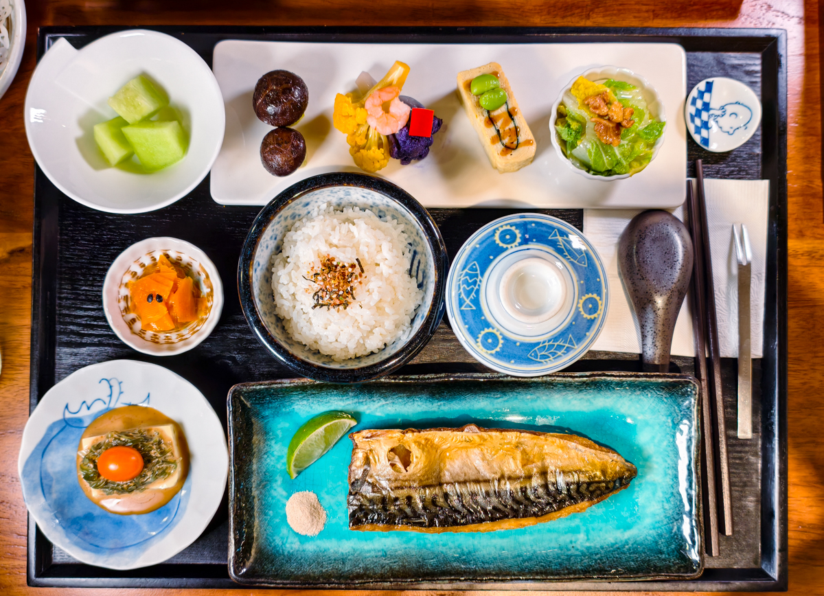 [高雄]方寸之間-新堀江世外桃源禪意空間!懷石風精緻日式定食~薑汁鴨、烤鯖魚定食必點! @美食好芃友（芃芃）