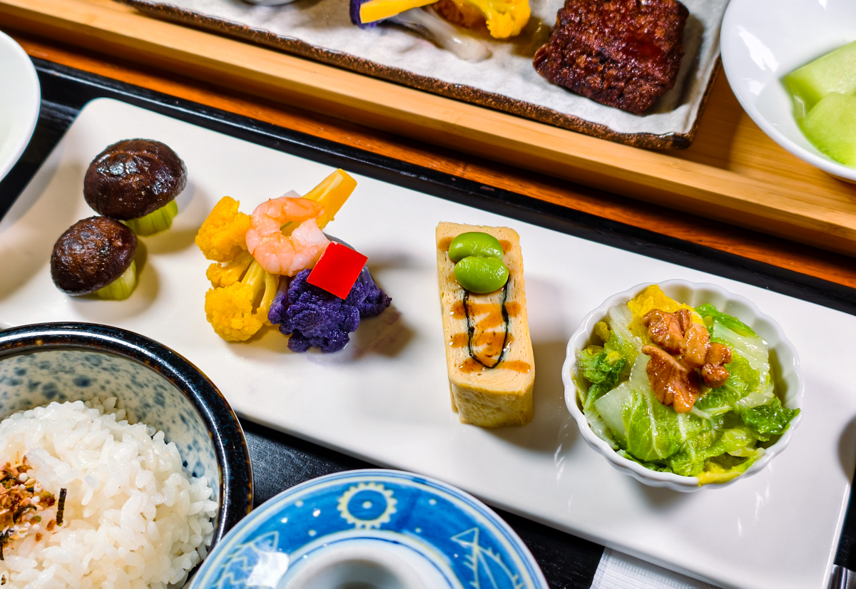 [高雄]方寸之間-新堀江世外桃源禪意空間!懷石風精緻日式定食~薑汁鴨、烤鯖魚定食必點! @美食好芃友（芃芃）