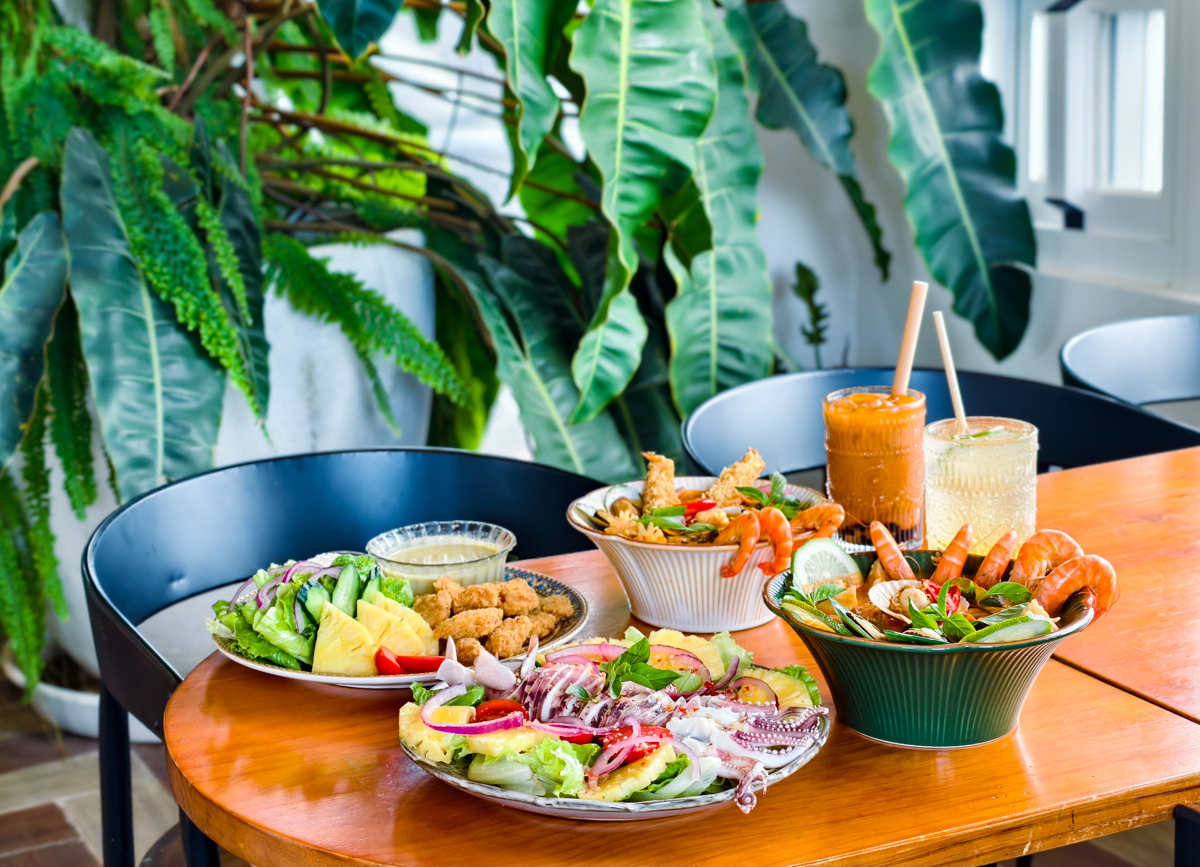 [高雄鼓山美食]Mr.Pa 帕先生餐廚-超狂高雄早午餐~一大早就吃泰式海鮮酸辣麵x南洋咖哩 @美食好芃友（芃芃）