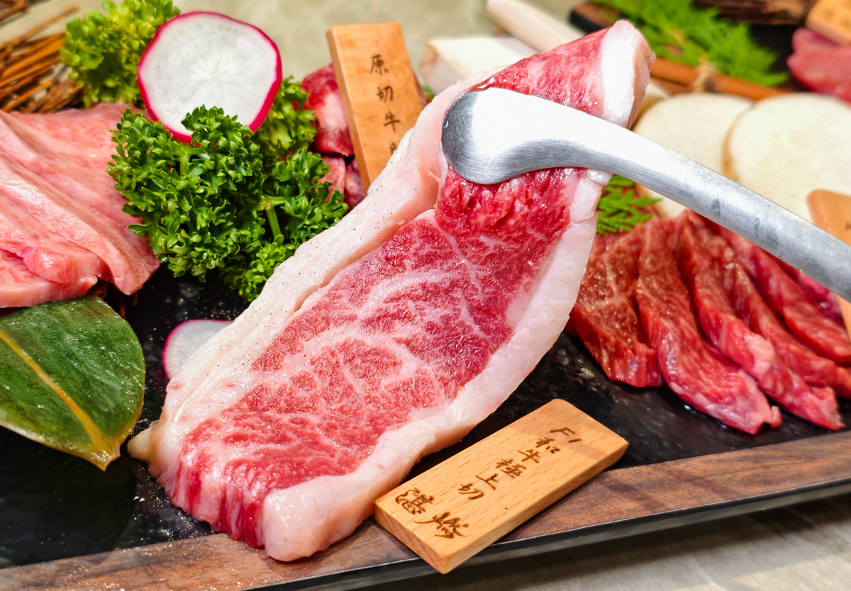 [高雄美食]湛燃燒肉-高雄火車站前人氣高雄燒肉店!超值吃和牛2588雙饗和牛豚肉雙人餐 @美食好芃友（芃芃）