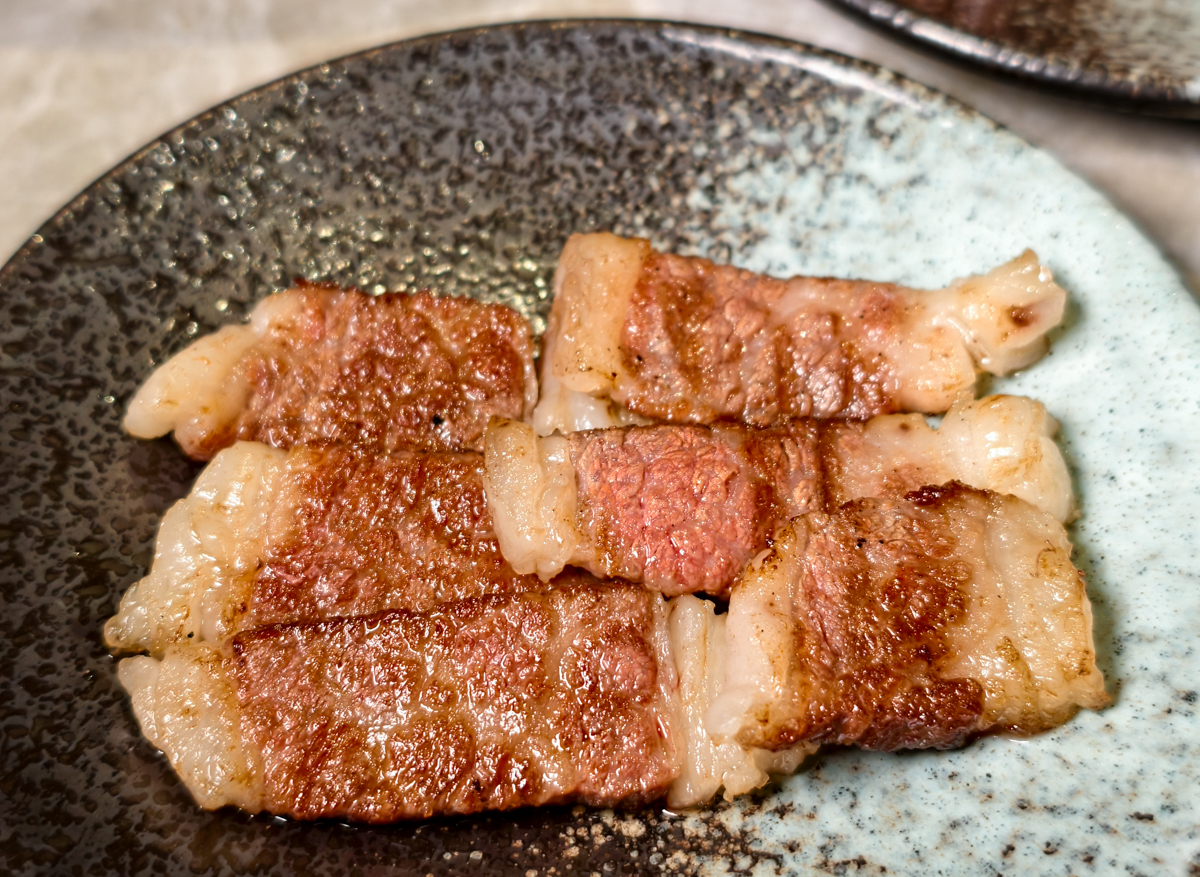 [高雄美食]湛燃燒肉-高雄火車站前人氣高雄燒肉店!超值吃和牛2588雙饗和牛豚肉雙人餐 @美食好芃友（芃芃）