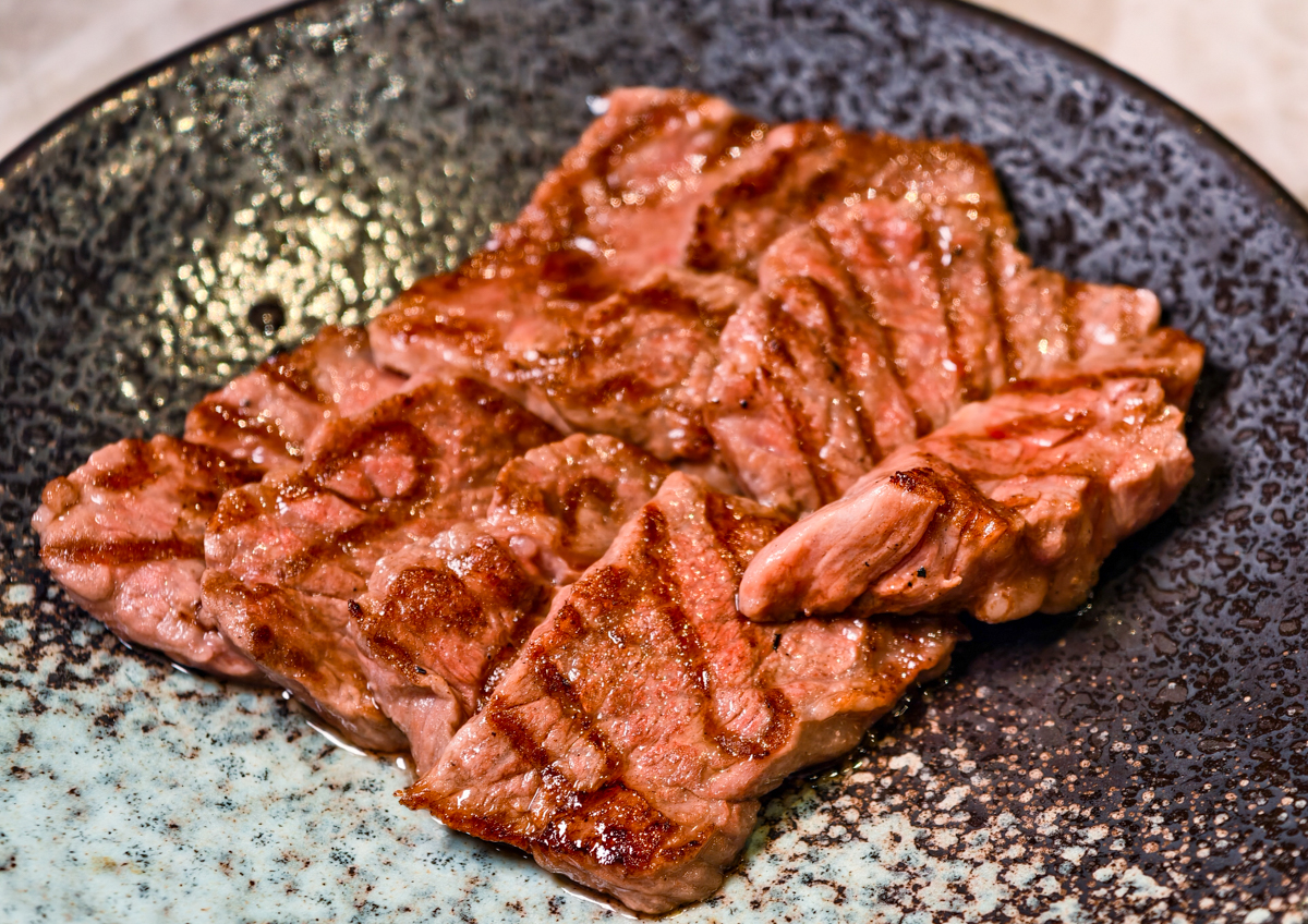 [高雄美食]湛燃燒肉-高雄火車站前人氣高雄燒肉店!超值吃和牛2588雙饗和牛豚肉雙人餐 @美食好芃友（芃芃）