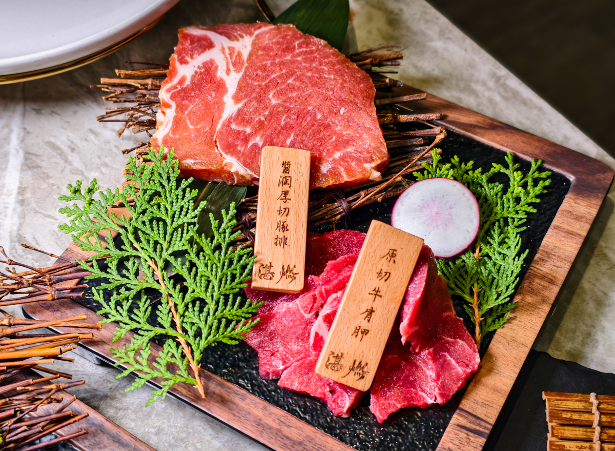 [高雄美食]湛燃燒肉-高雄火車站前人氣高雄燒肉店!超值吃和牛2588雙饗和牛豚肉雙人餐 @美食好芃友（芃芃）