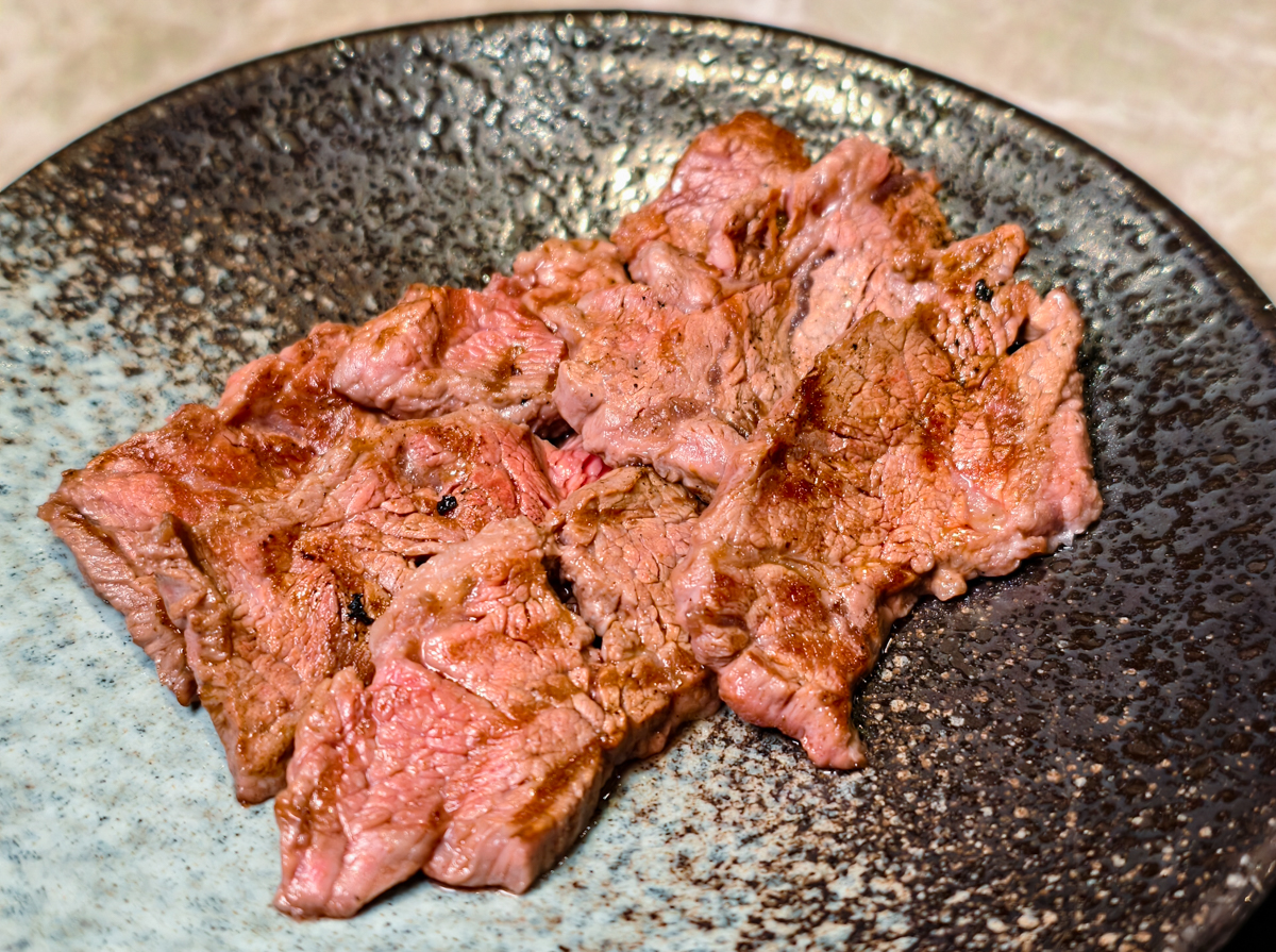 [高雄美食]湛燃燒肉-高雄火車站前人氣高雄燒肉店!超值吃和牛2588雙饗和牛豚肉雙人餐 @美食好芃友（芃芃）