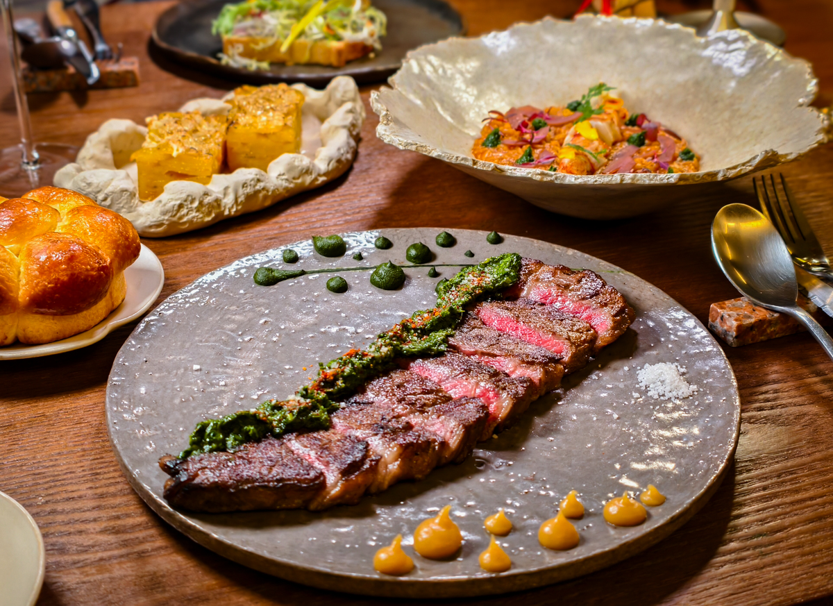 [高雄火鍋推薦]哈肉鍋-愛河家樂福人氣火鍋~超韓式泡菜鍋全餐!還有石鍋飯和魚糕唷~ @美食好芃友（芃芃）