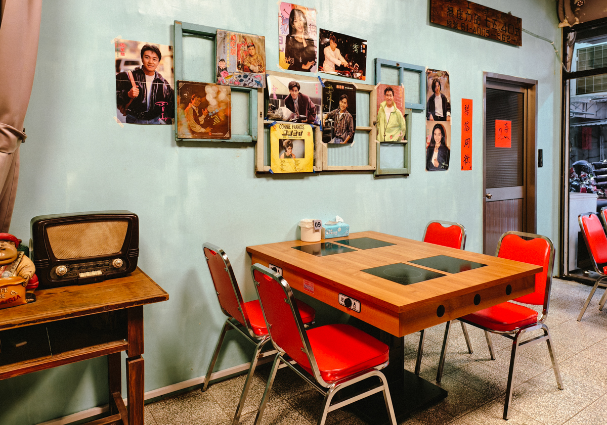 [高雄]紅嘴巴麻辣乾鍋-三多商圈隱藏版高雄宵夜!香麻帶勁好吃高雄麻辣乾鍋~科學麵、冬粉、白飯、飲料無限續 @美食好芃友（芃芃）