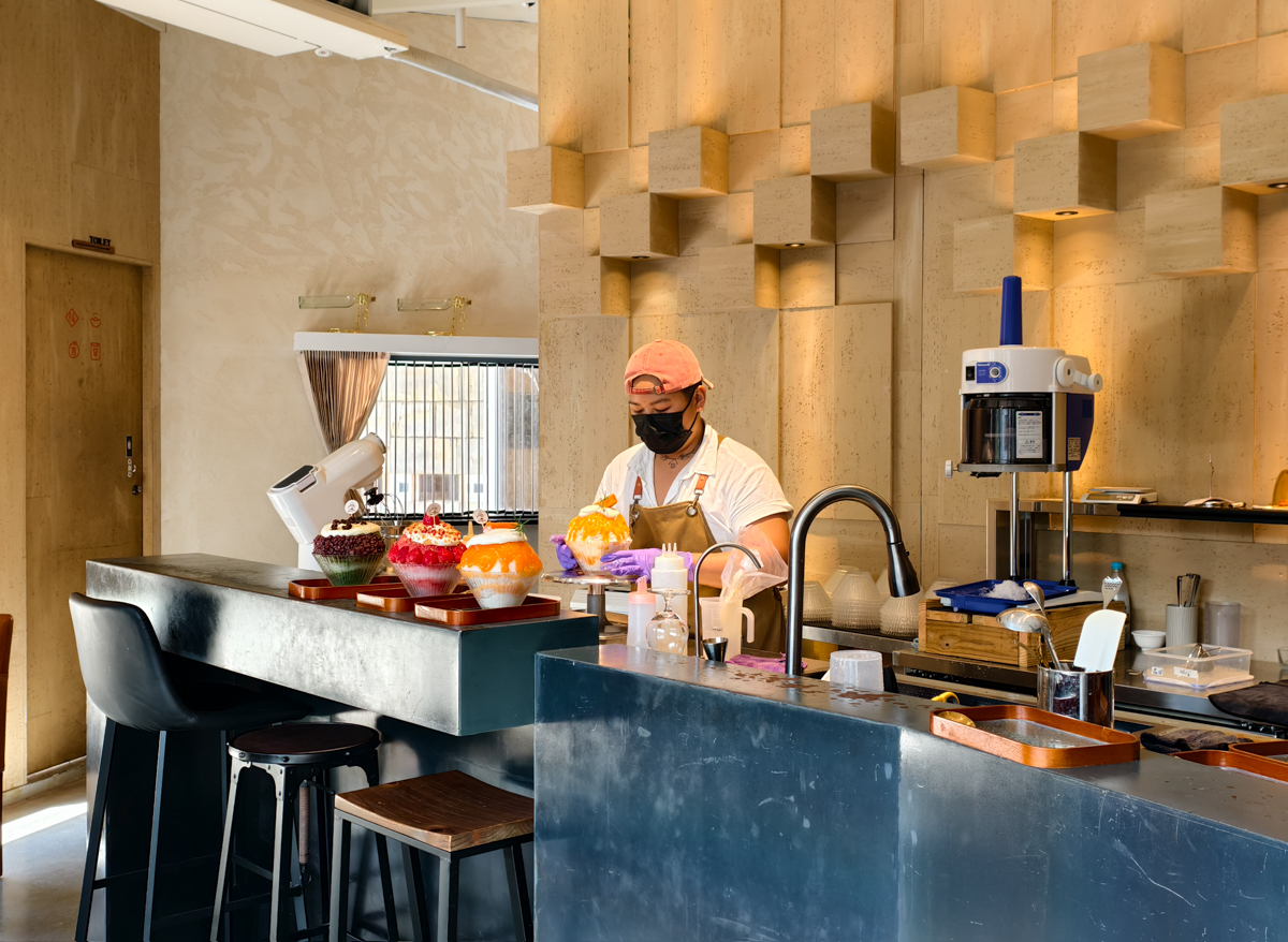 [墾丁美食]MIU MIU日式刨冰-爆紅巷弄隱藏版療癒擼貓恆春冰店!又美又好吃的日式刨冰x可愛店貓 @美食好芃友（芃芃）