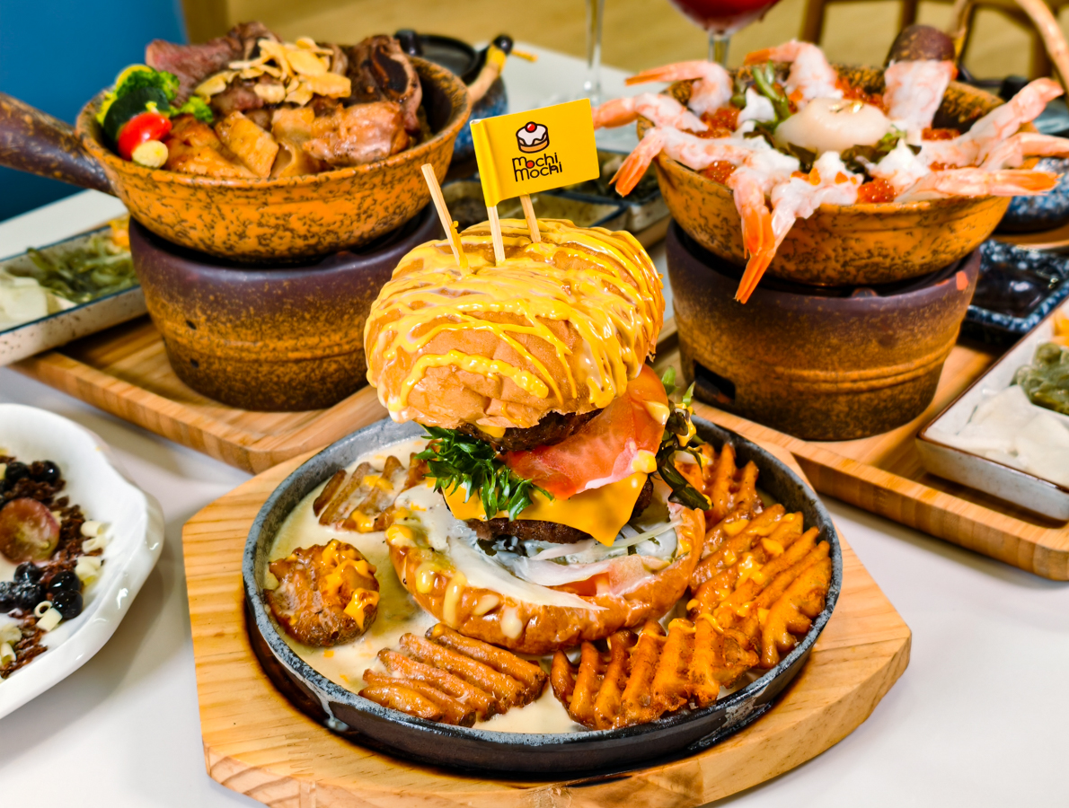 [高雄]Mochi Mochi鬆餅屋高雄義享店-藏在甜點店的超強極上釜飯!儀式感滿滿的日式釜飯x雙色起司瀑布漢堡 @美食好芃友（芃芃）