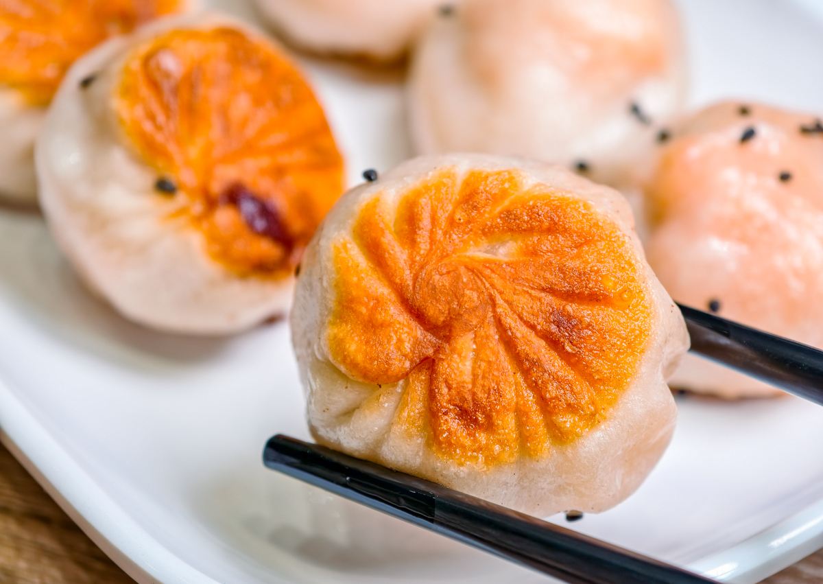 [高雄]小口吃湯包-高雄熱河街人氣小籠湯包!爆汁現包現蒸湯包x必吃蝦仁生煎包 @美食好芃友（芃芃）