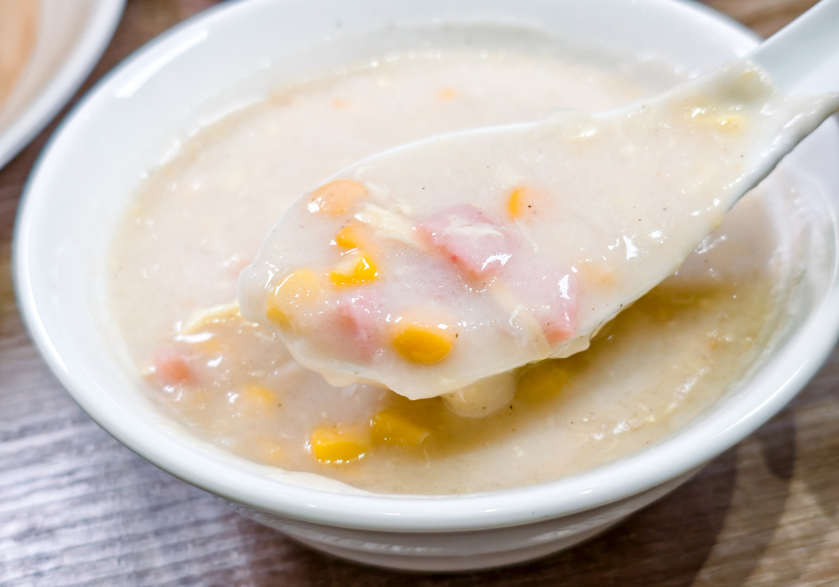 [高雄]小口吃湯包-高雄熱河街人氣小籠湯包!爆汁現包現蒸湯包x必吃蝦仁生煎包 @美食好芃友（芃芃）