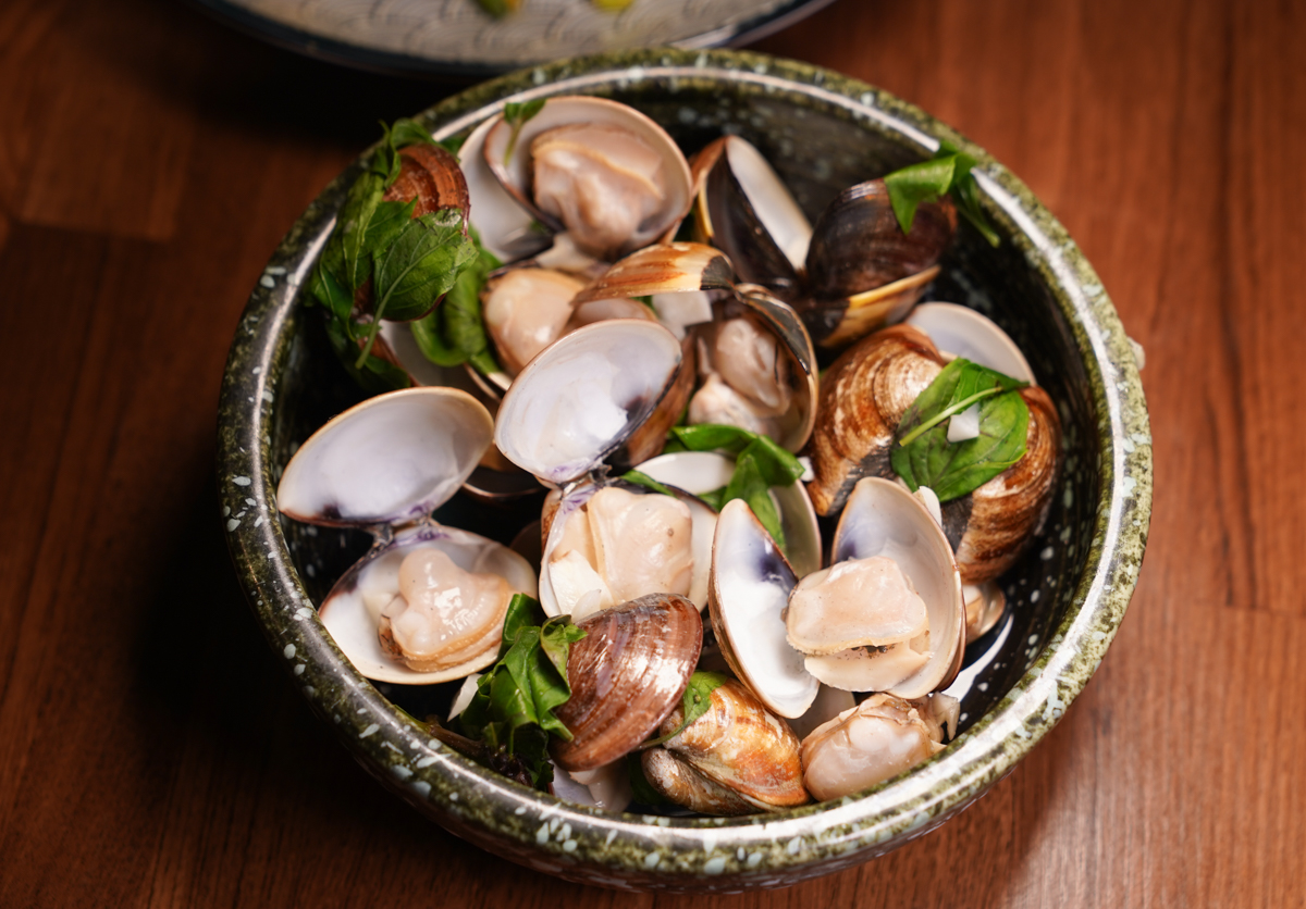 [高雄]文茶園-市區也能吃桶仔雞熱炒泡茶~超高C/P值鳳山聚餐好去處~蒜味桶仔雞、蒜味蛤蜊雞湯必點 @美食好芃友（芃芃）