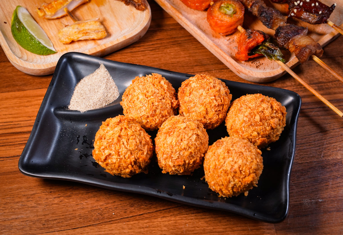 [高雄]文茶園-市區也能吃桶仔雞熱炒泡茶~超高C/P值鳳山聚餐好去處~蒜味桶仔雞、蒜味蛤蜊雞湯必點 @美食好芃友（芃芃）