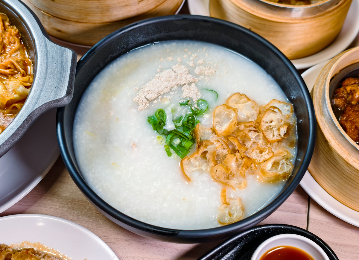 [高雄]午胡港式點心-藏在忠孝夜市的高雄港點生滾粥!午餐或晚餐都來個平價港味 @美食好芃友（芃芃）