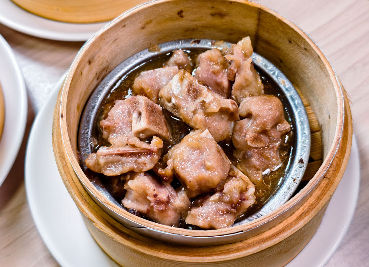 [高雄]午胡港式點心-藏在忠孝夜市的高雄港點生滾粥!午餐或晚餐都來個平價港味 @美食好芃友（芃芃）