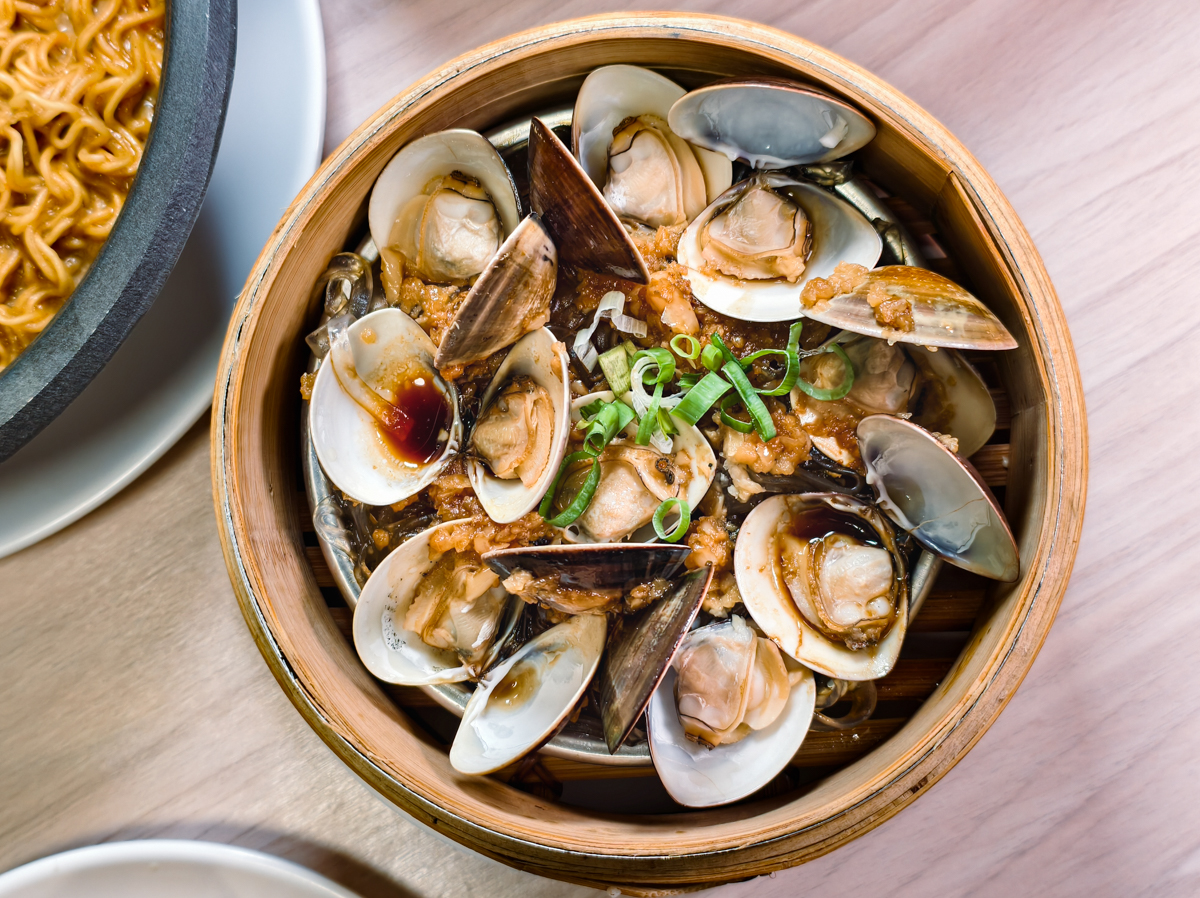 [高雄]午胡港式點心-藏在忠孝夜市的高雄港點生滾粥!午餐或晚餐都來個平價港味 @美食好芃友（芃芃）