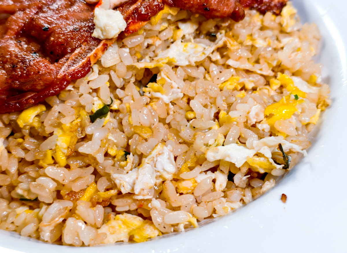 [高雄]藝廚炒燴飯麵鼎中店-高雄文藻商圈厲害炒飯炒泡麵!100元台式豬排炒飯、蔥爆豬肉飯必吃 @美食好芃友（芃芃）