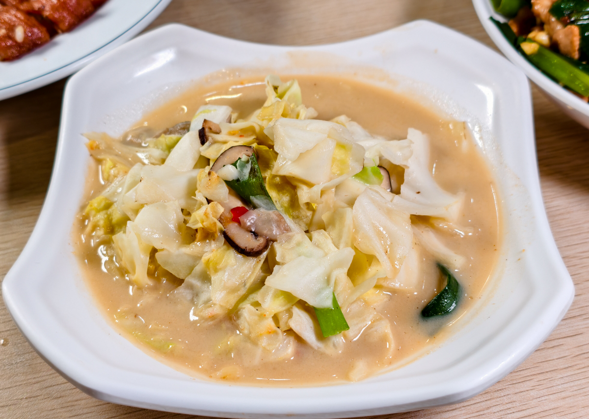 [高雄]藝廚炒燴飯麵鼎中店-高雄文藻商圈厲害炒飯炒泡麵!100元台式豬排炒飯、蔥爆豬肉飯必吃 @美食好芃友（芃芃）