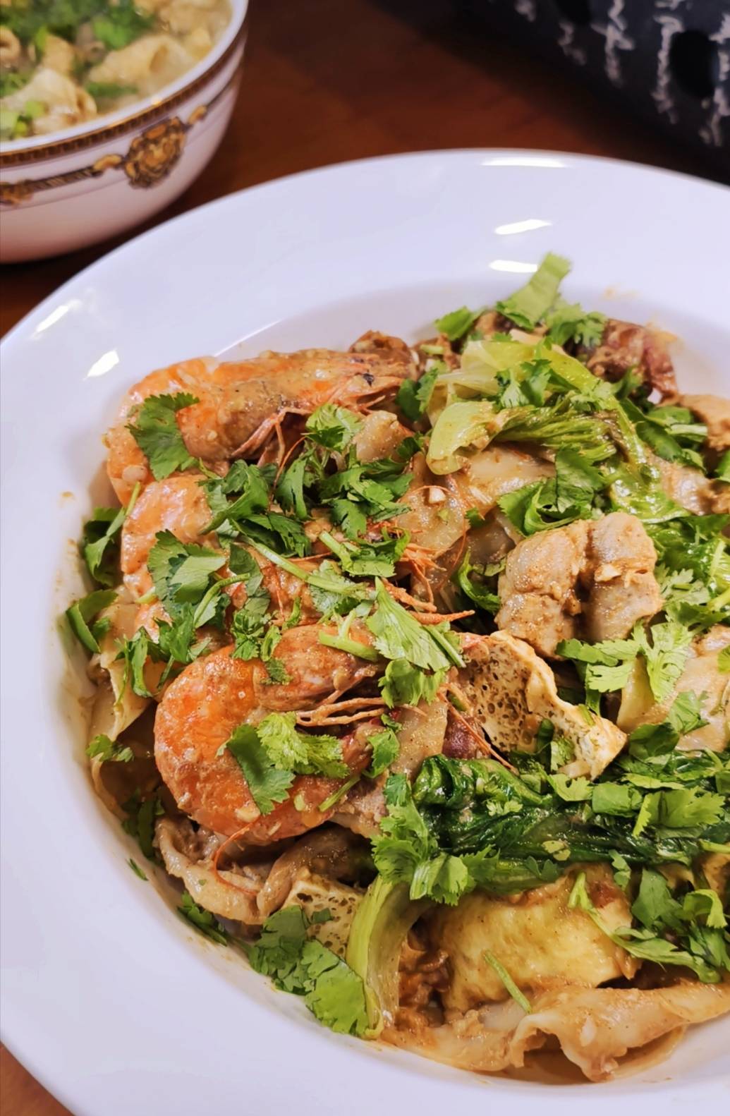 [高雄]荒村東北烤串-小港聚餐推薦!超大盤寬麵東北麻醬拌~再配東北烤串跟啤酒! @美食好芃友（芃芃）