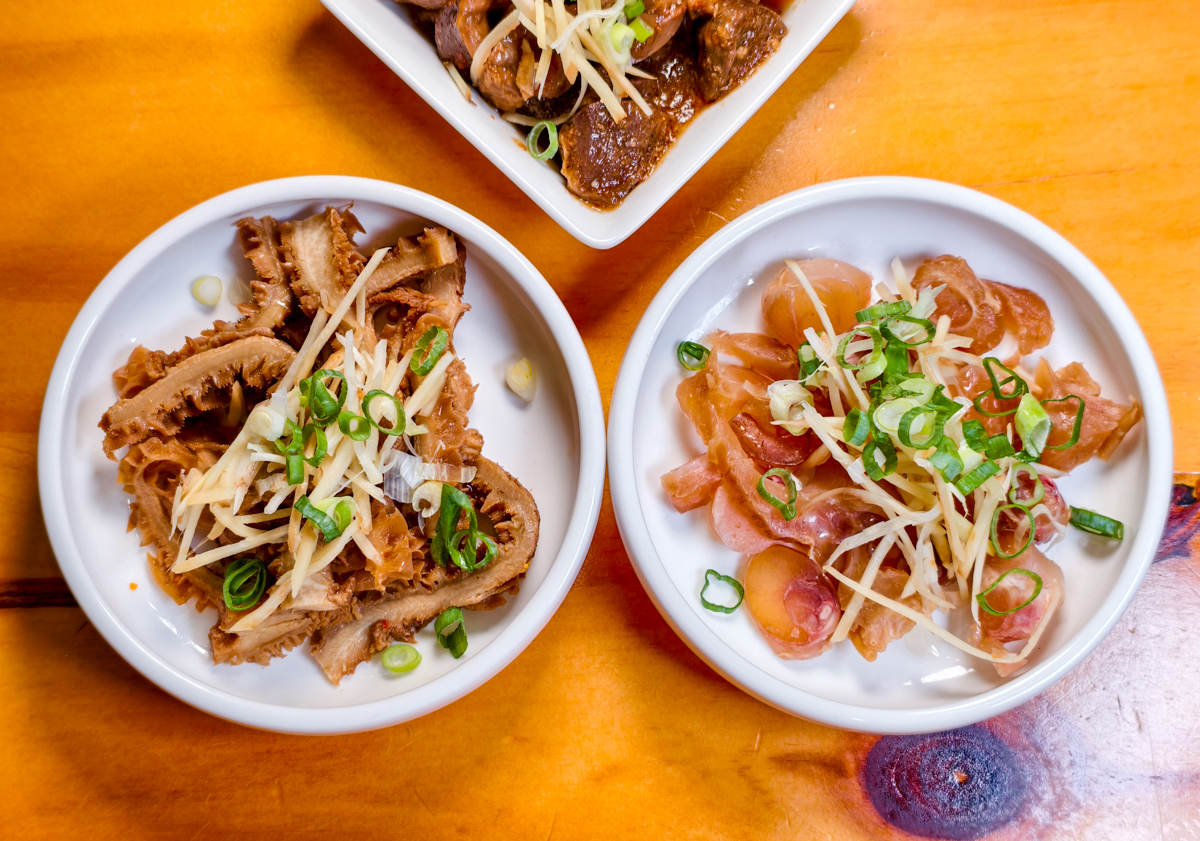 [高雄]阿爸餵露水雞-最用心高雄土雞湯店!牧場直送土雞!必吃雞魯飯、爆蛤蜊雞湯 @美食好芃友（芃芃）