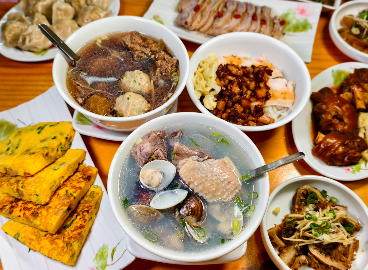 [高雄]阿爸餵露水雞-最用心高雄土雞湯店!牧場直送土雞!必吃雞魯飯、爆蛤蜊雞湯 @美食好芃友（芃芃）