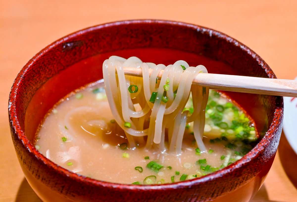 [高雄]鮨 みこし 鮨 己越-2026米其林新星!一位難求預約制高雄無菜單日本料理! @美食好芃友（芃芃）