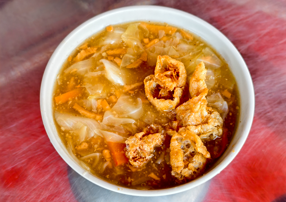 [高雄]中都素食麵-飄香40年每日排隊高雄素食麵!必點素食麻醬麵、素滷味、素羹 @美食好芃友（芃芃）