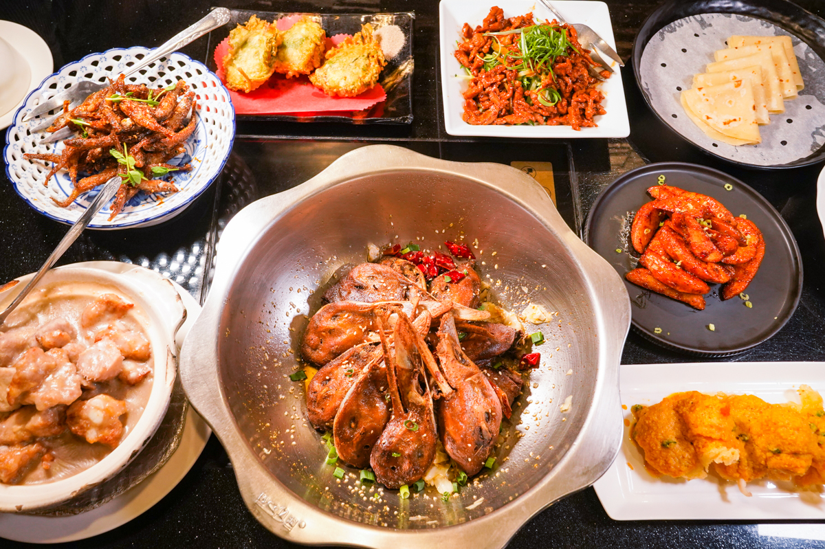 [高雄]大宅門乾鍋鴨頭-低調好吃高雄中式功夫菜!必吃乾鍋鴨頭、京醬肉絲、上海燻魚 @美食好芃友（芃芃）