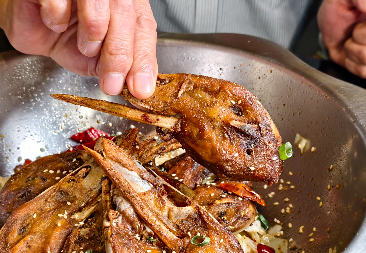 [高雄]大宅門乾鍋鴨頭-低調好吃高雄中式功夫菜!必吃乾鍋鴨頭、京醬肉絲、上海燻魚 @美食好芃友（芃芃）