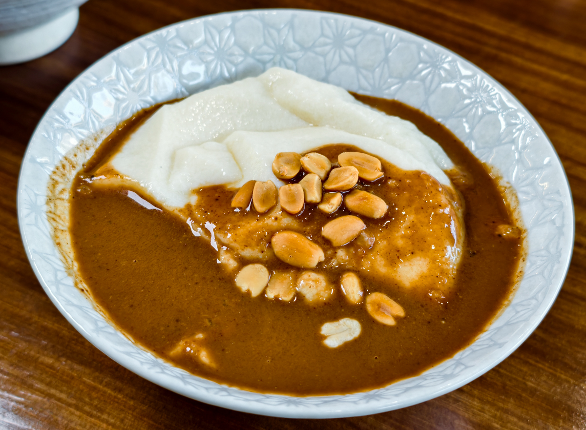 [高雄]加班黑糖剉冰-高雄唯一!一吃驚豔好吃黑芝麻糊豆花、花生糊豆花! @美食好芃友（芃芃）