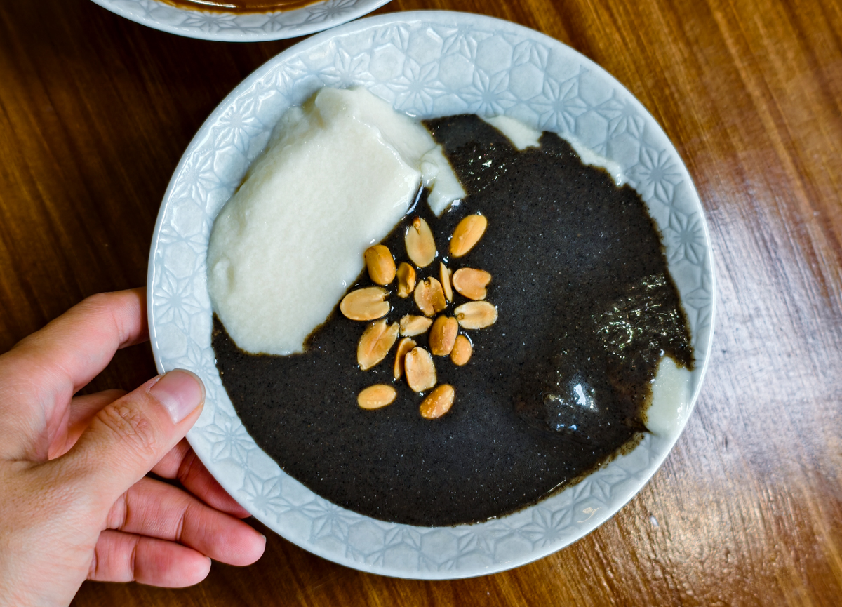 [高雄]加班黑糖剉冰-高雄唯一!一吃驚豔好吃黑芝麻糊豆花、花生糊豆花! @美食好芃友（芃芃）