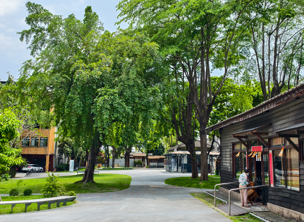 [屏東]竹田美食景點半日遊這樣玩-竹田車站、豆油伯冰淇淋、竹田客家鹹湯圓、秘境咖啡豐明園、老夫子彩繪壁畫 @美食好芃友（芃芃）