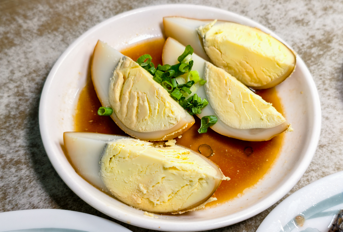 [高雄]北門鵝肉-傳承三代40年高雄鵝肉老店!超水準鹽水鵝肉切盤、燻茶鵝翅、鵝米血 @美食好芃友（芃芃）