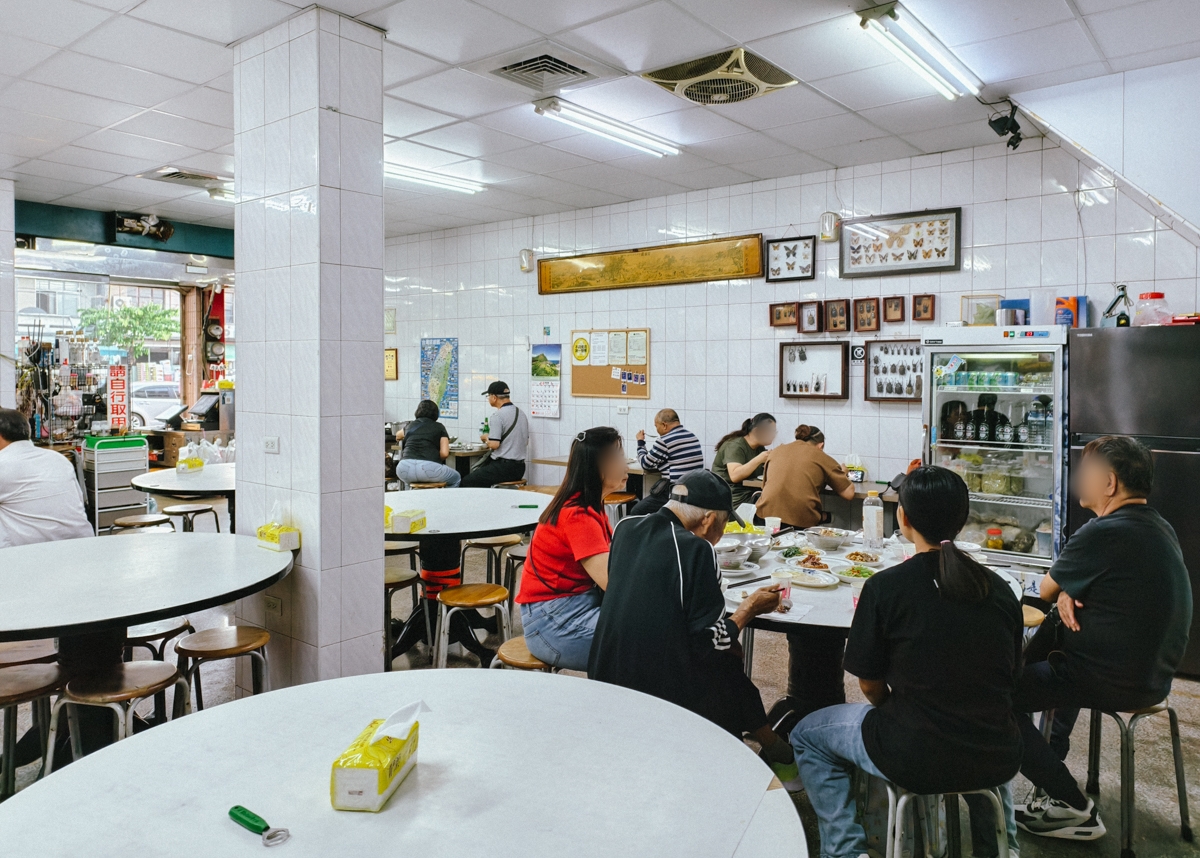 [高雄]北門鵝肉-傳承三代40年高雄鵝肉老店!超水準鹽水鵝肉切盤、燻茶鵝翅、鵝米血 @美食好芃友（芃芃）