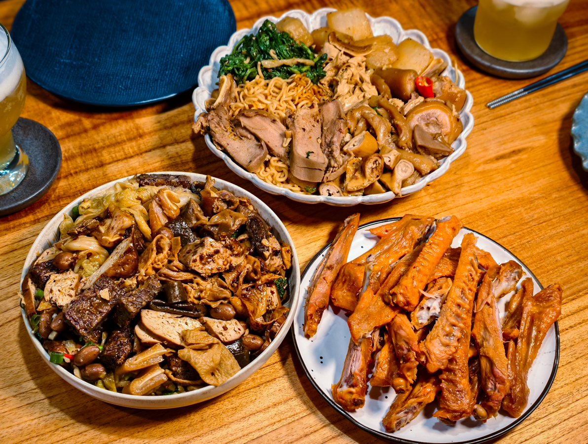 [高雄]888燻茶鵝滷味-每日排隊30年高雄燻茶鵝滷味老店!冷滷熱滷都好吃 @美食好芃友（芃芃）