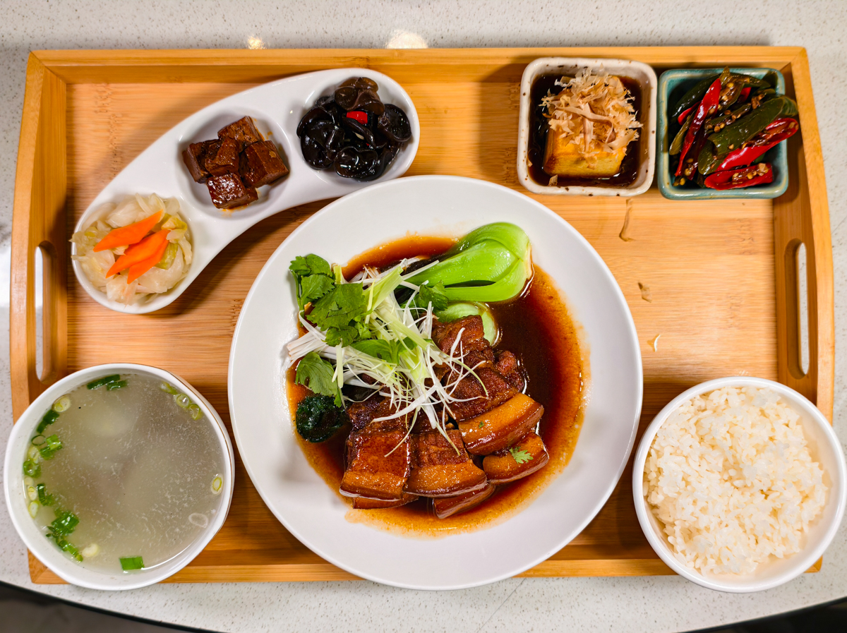 [高雄]潮台菜明誠店-高雄巨蛋商圈創意中餐廳!新菜單台菜、川菜、江浙菜都有 @美食好芃友（芃芃）