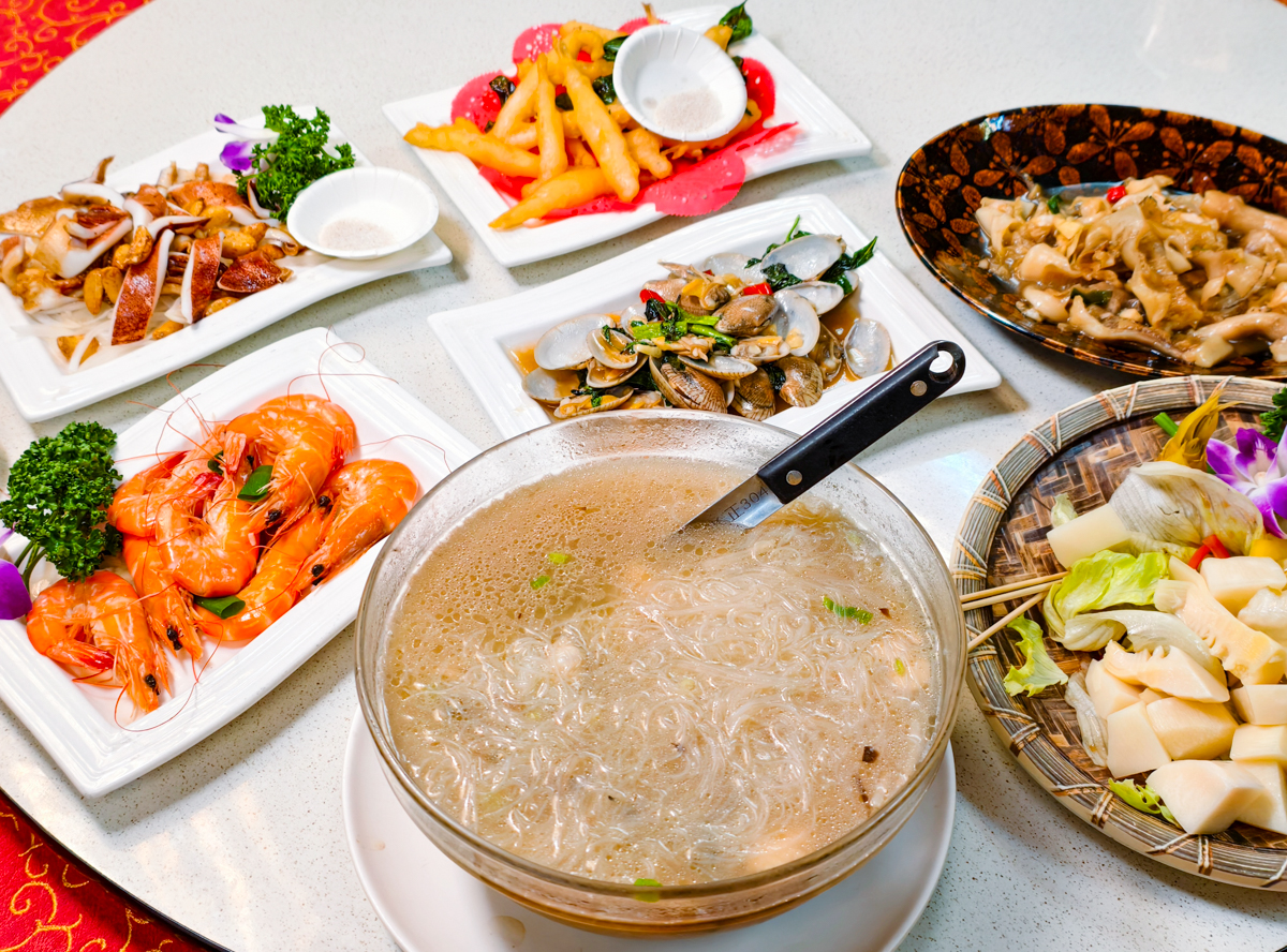 [高雄]海灣活海產餐廳-超扯!龍膽石斑米粉免費無限續湯續米粉!傳奇高雄老字號海產店 @美食好芃友（芃芃）