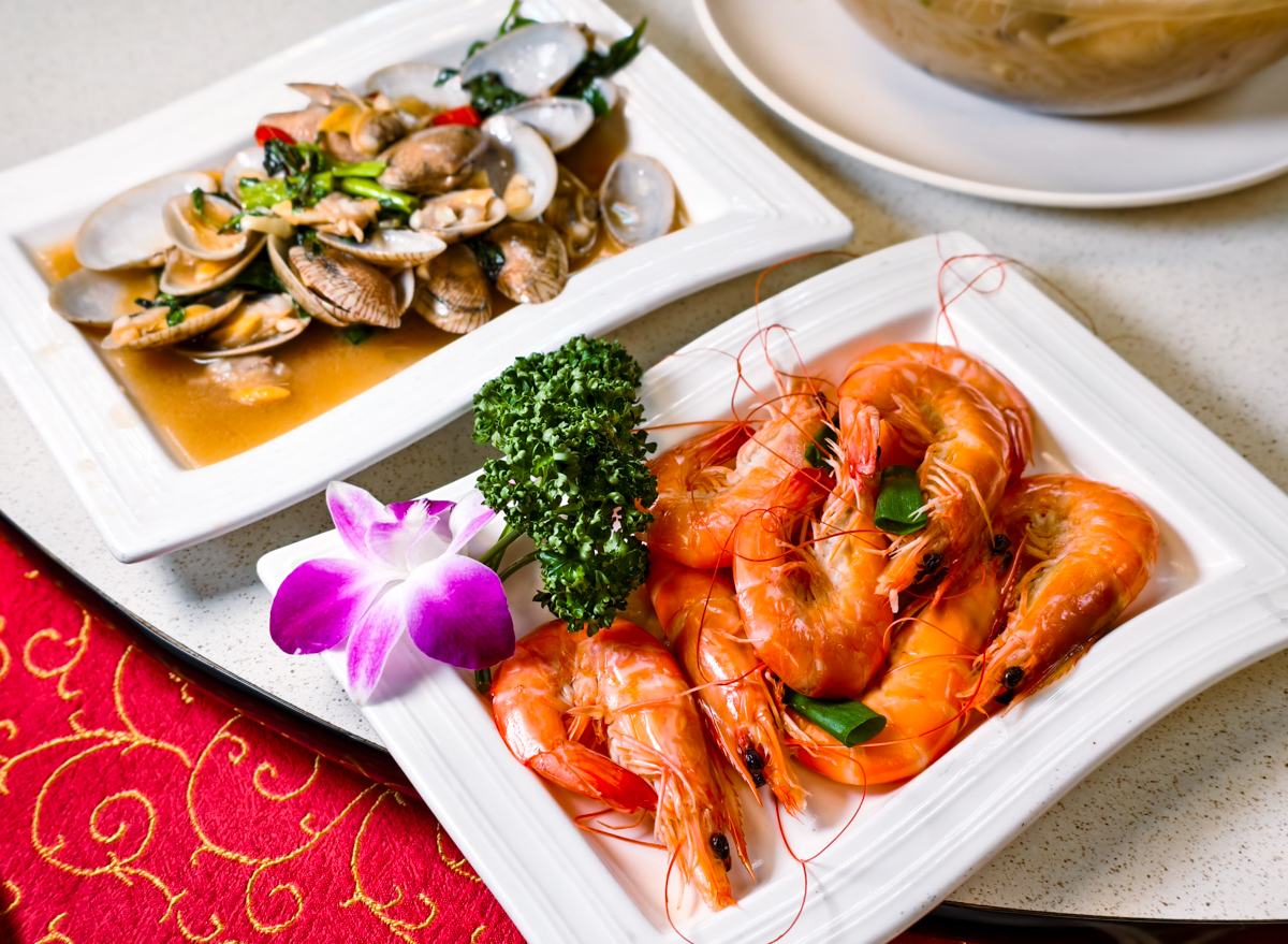 [高雄]海灣活海產餐廳-超扯!龍膽石斑米粉免費無限續湯續米粉!傳奇高雄老字號海產店 @美食好芃友（芃芃）