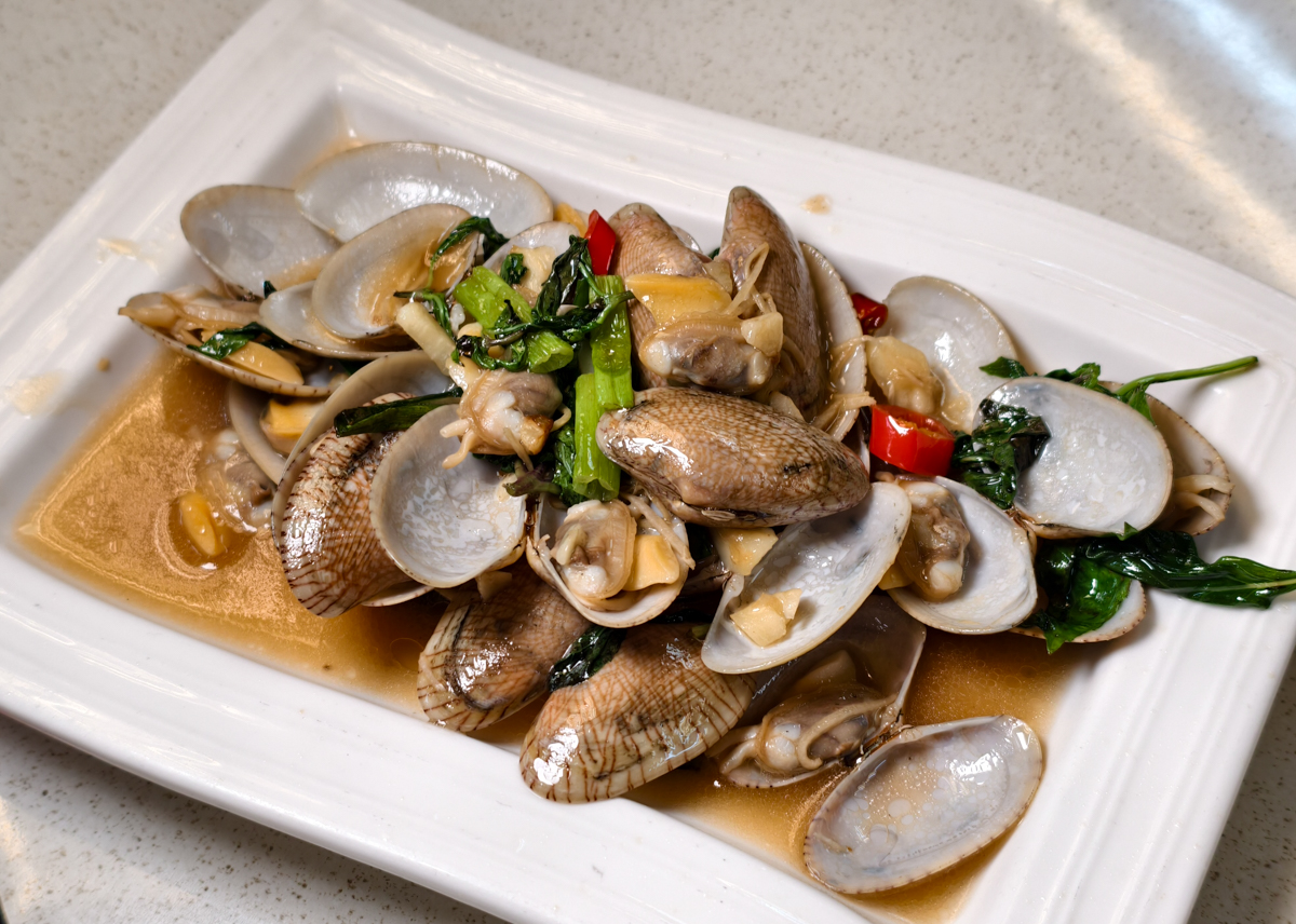 [高雄]海灣活海產餐廳-超扯!龍膽石斑米粉免費無限續湯續米粉!傳奇高雄老字號海產店 @美食好芃友（芃芃）