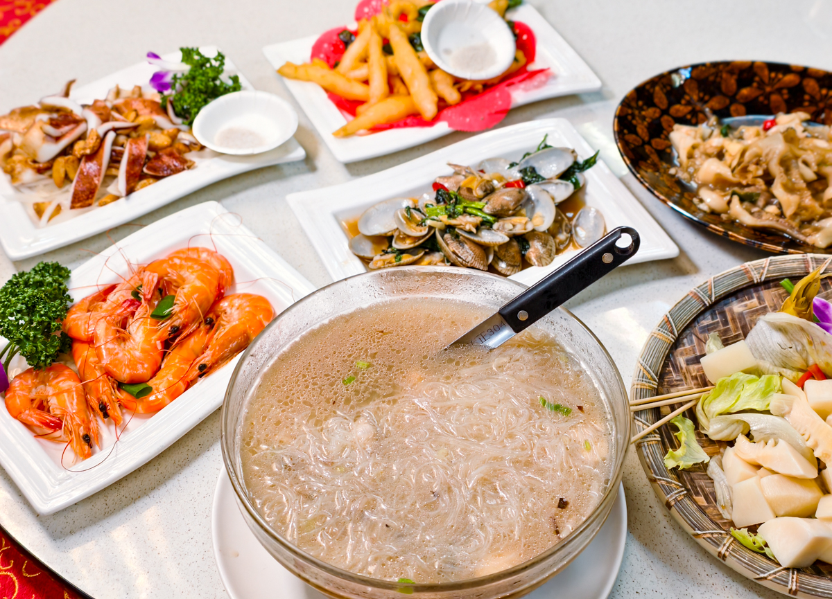 [高雄]海灣活海產餐廳-超扯!龍膽石斑米粉免費無限續湯續米粉!傳奇高雄老字號海產店 @美食好芃友（芃芃）
