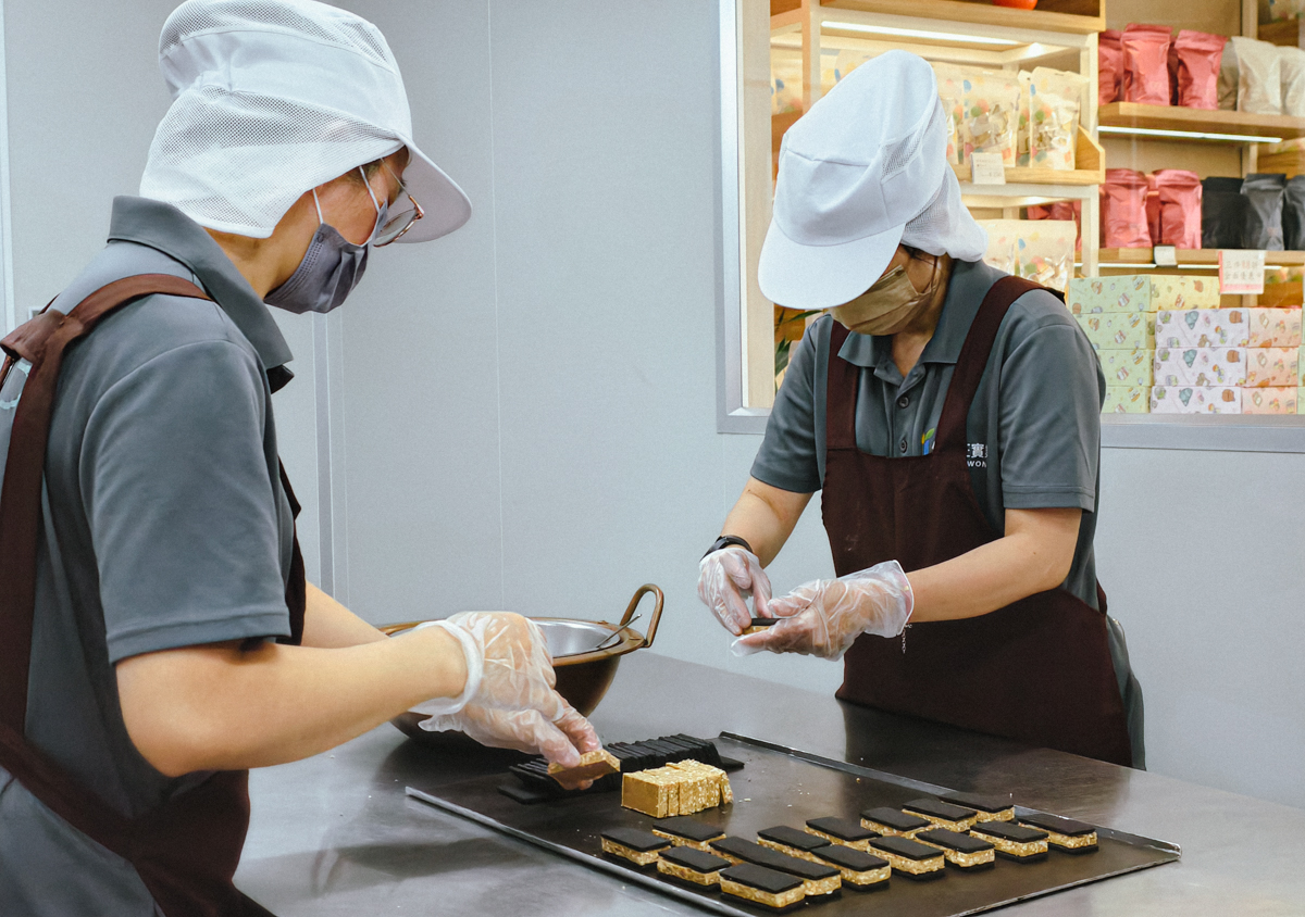 台中伴手禮推薦-曉翮流域Beletriver~用料給最多厚餡夾心餅乾!大推好事花生、草莓甜心 @美食好芃友（芃芃）