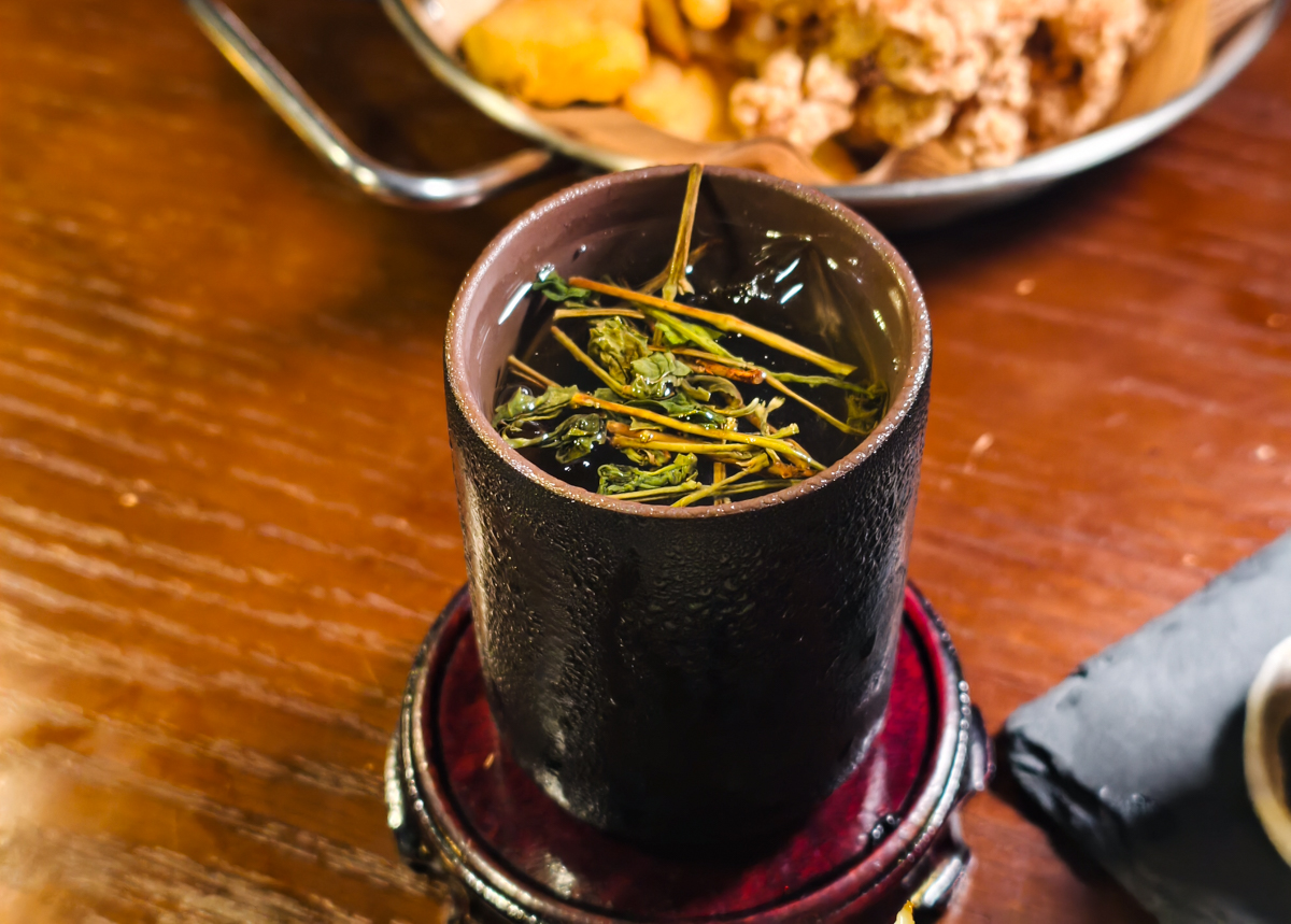 [高雄美食]暮灣Moor Bay-前鎮隱藏版!早咖晚酒深夜甜點咖啡店~高雄約會好去處! @美食好芃友（芃芃）
