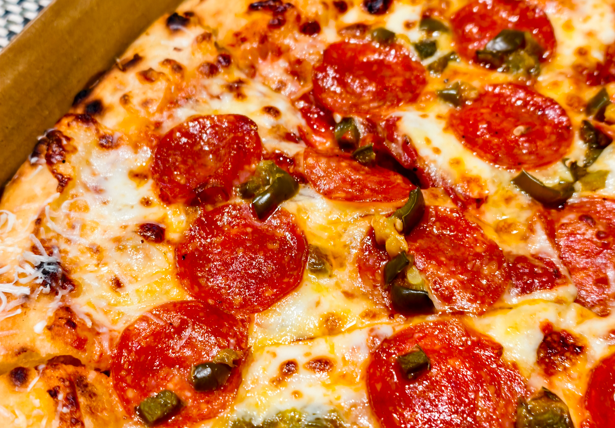 [高雄]OPIZZA-美國人開的高雄pizza店!大推美式臘腸加墨西哥辣椒「火球披薩」 @美食好芃友（芃芃）