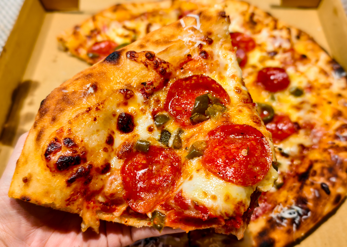 [高雄]OPIZZA-美國人開的高雄pizza店!大推美式臘腸加墨西哥辣椒「火球披薩」 @美食好芃友（芃芃）