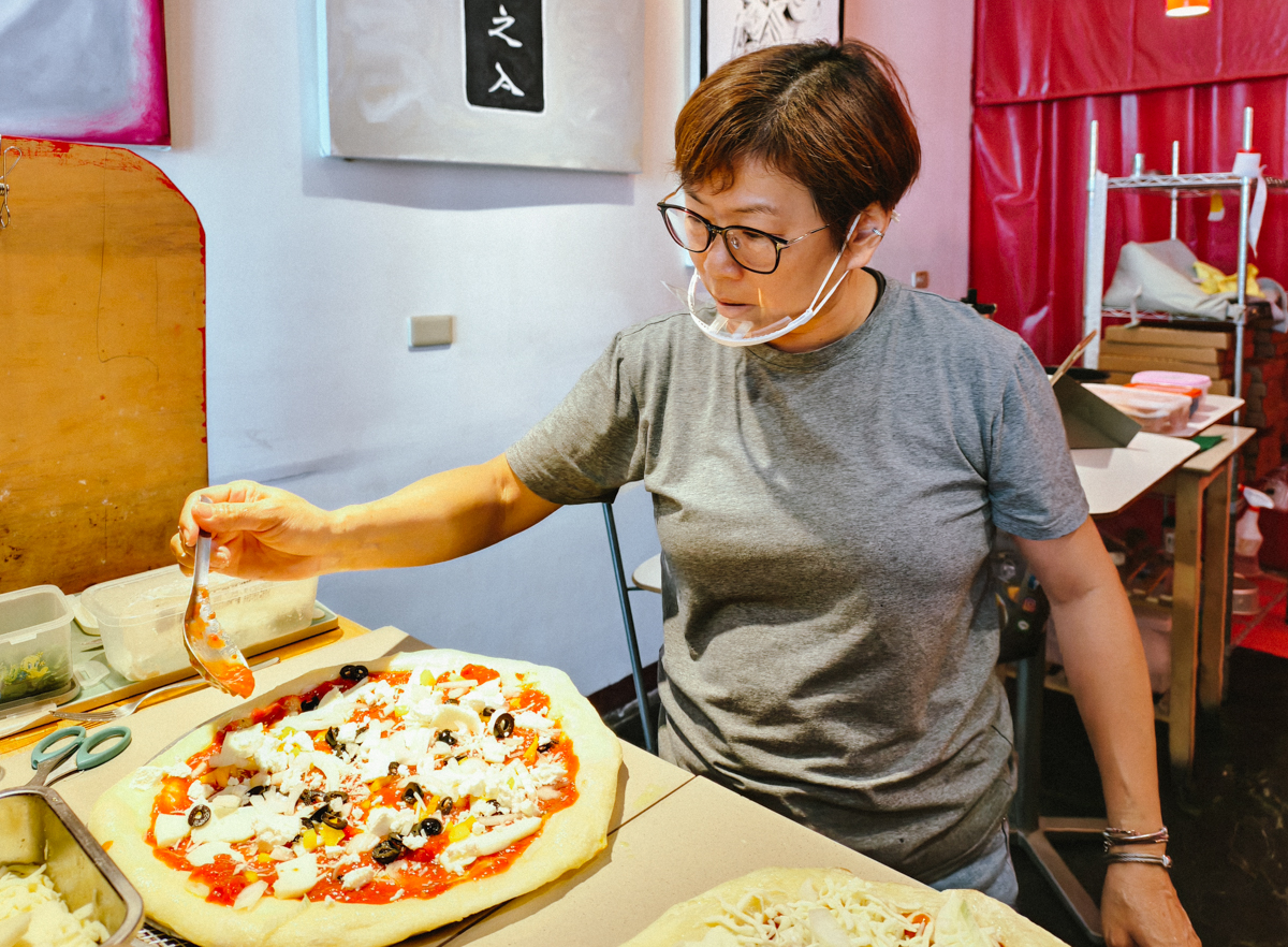 [高雄]OPIZZA-美國人開的高雄pizza店!大推美式臘腸加墨西哥辣椒「火球披薩」 @美食好芃友（芃芃）