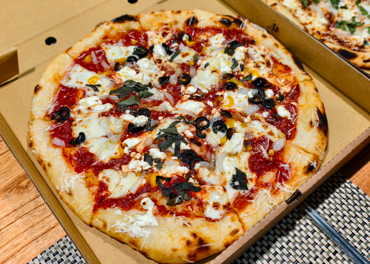 [高雄]OPIZZA-美國人開的高雄pizza店!大推美式臘腸加墨西哥辣椒「火球披薩」 @美食好芃友（芃芃）