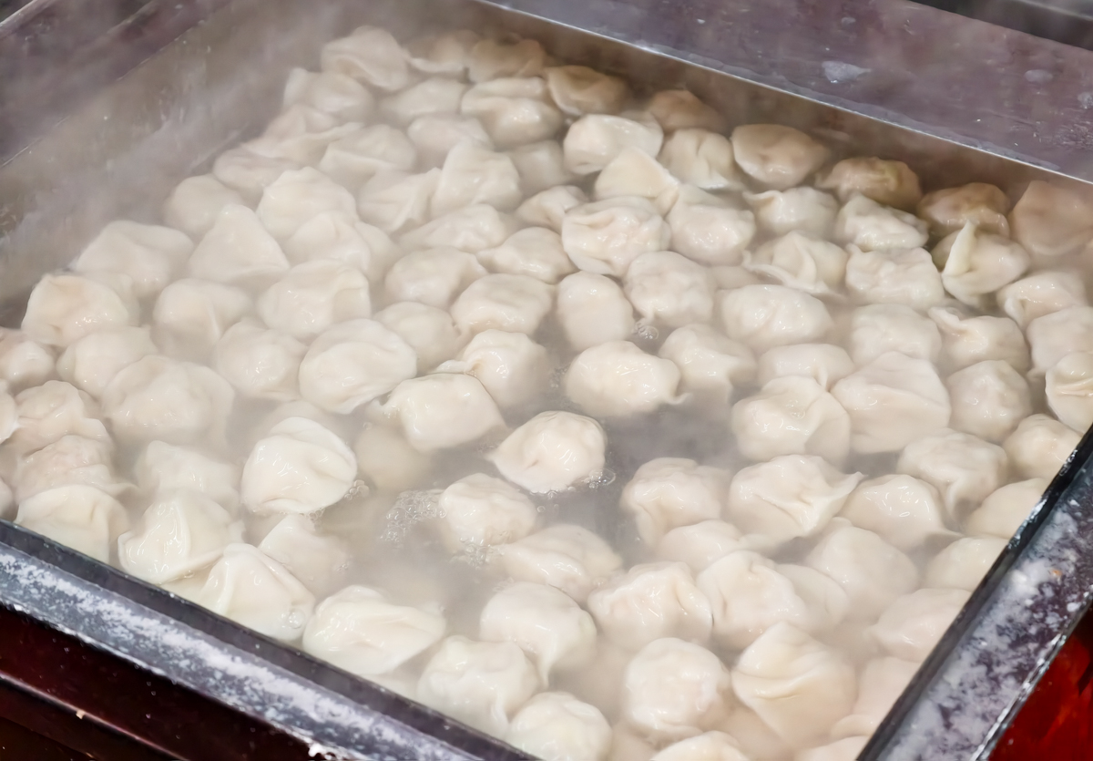 [高雄]于家水餃大王-只賣韭黃水餃50年高雄水餃老字號!自強夜市搬到永昌街照樣每天上千顆在賣~ @美食好芃友（芃芃）