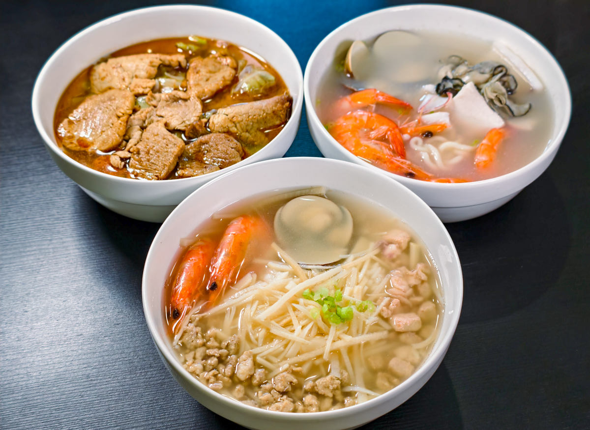 [高雄]一碗質樸巨蛋立信店-高雄巨蛋商圈超強海鮮粥!祖傳60年鮮筍海鮮泡飯x蛤蜊絲瓜麵線 @美食好芃友（芃芃）