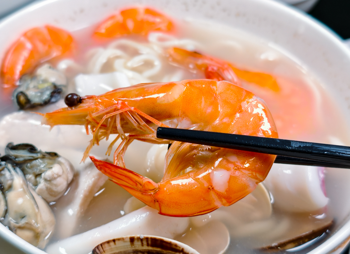 [高雄]一碗質樸巨蛋立信店-高雄巨蛋商圈超強海鮮粥!祖傳60年鮮筍海鮮泡飯x蛤蜊絲瓜麵線 @美食好芃友（芃芃）