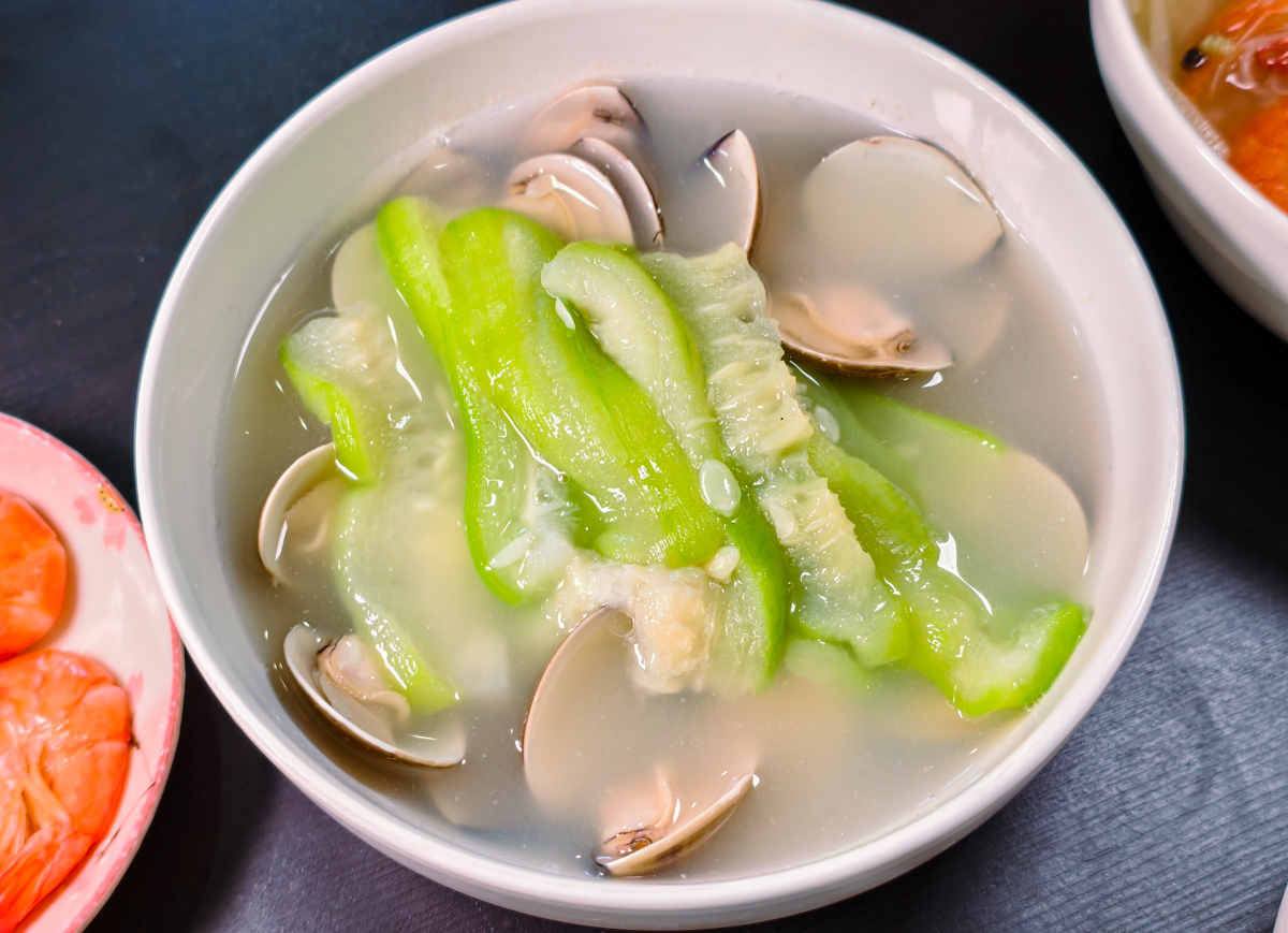 [高雄]一碗質樸巨蛋立信店-高雄巨蛋商圈超強海鮮粥!祖傳60年鮮筍海鮮泡飯x蛤蜊絲瓜麵線 @美食好芃友（芃芃）